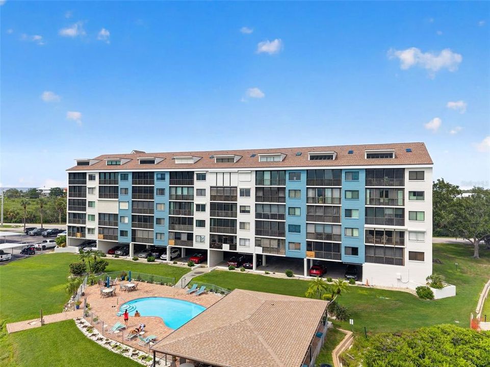 На продажу: $249,900 (2 спален, 2 ванн, 1246 Квадратных фут)