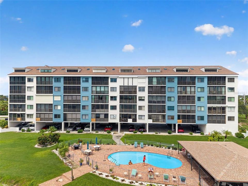 На продажу: $249,900 (2 спален, 2 ванн, 1246 Квадратных фут)