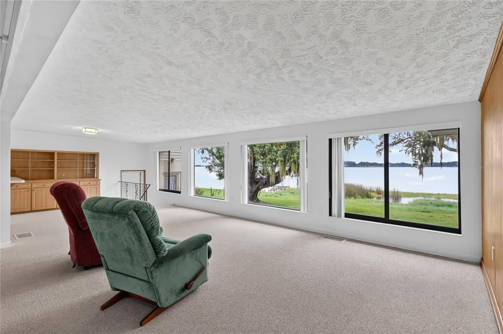 For Rent: $2,750 (3 beds, 3 baths, 2630 Square Feet)