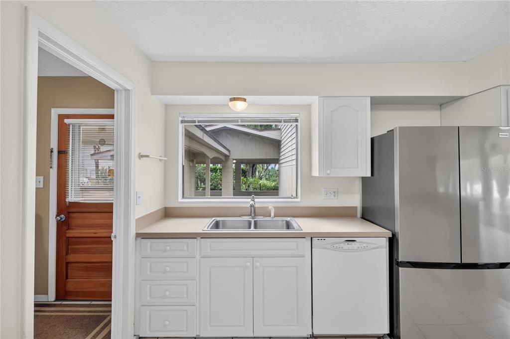 For Rent: $2,750 (3 beds, 3 baths, 2630 Square Feet)