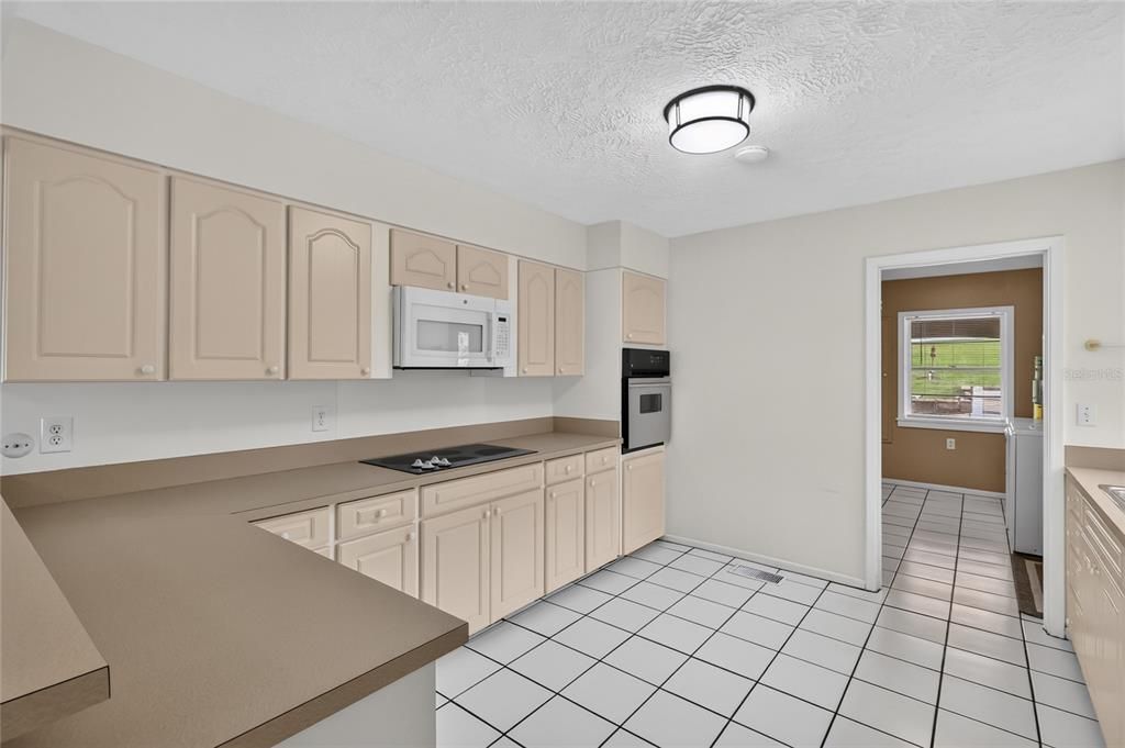 For Rent: $2,750 (3 beds, 3 baths, 2630 Square Feet)