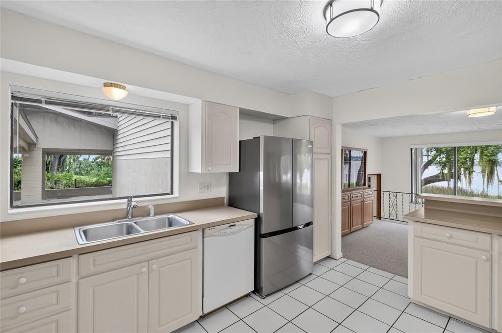 For Rent: $2,750 (3 beds, 3 baths, 2630 Square Feet)