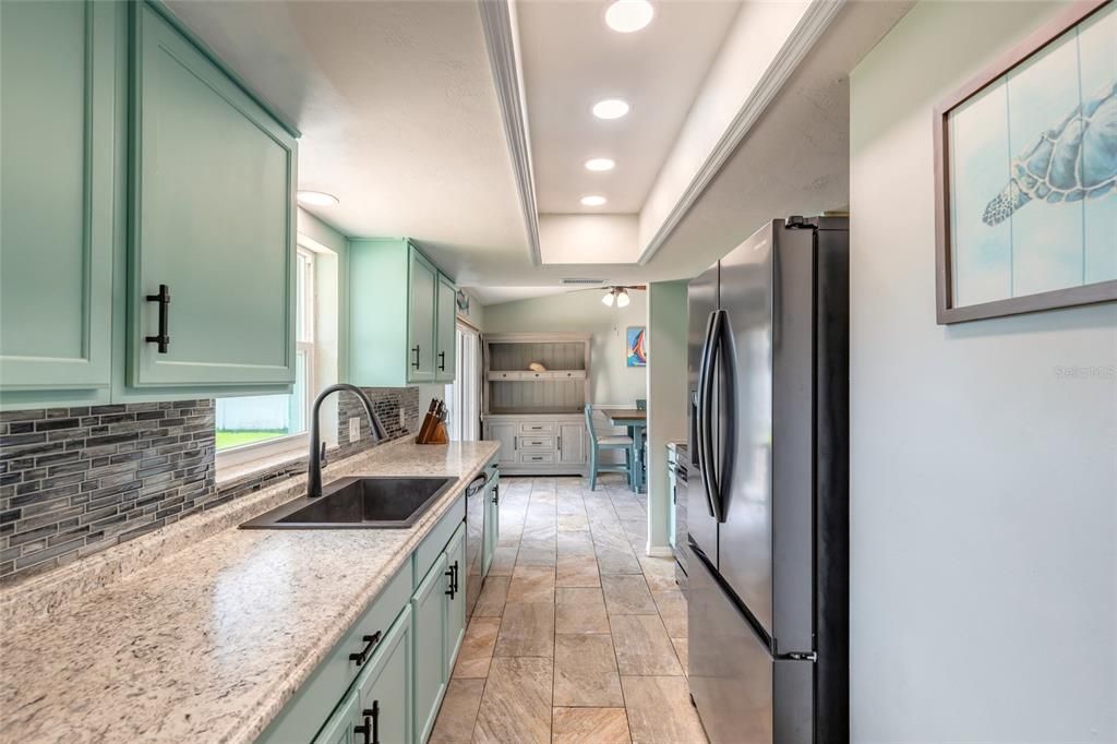 For Sale: $299,000 (3 beds, 2 baths, 1260 Square Feet)