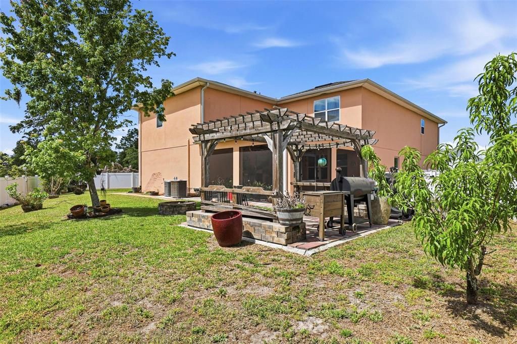 На продажу: $599,999 (7 спален, 3 ванн, 3503 Квадратных фут)
