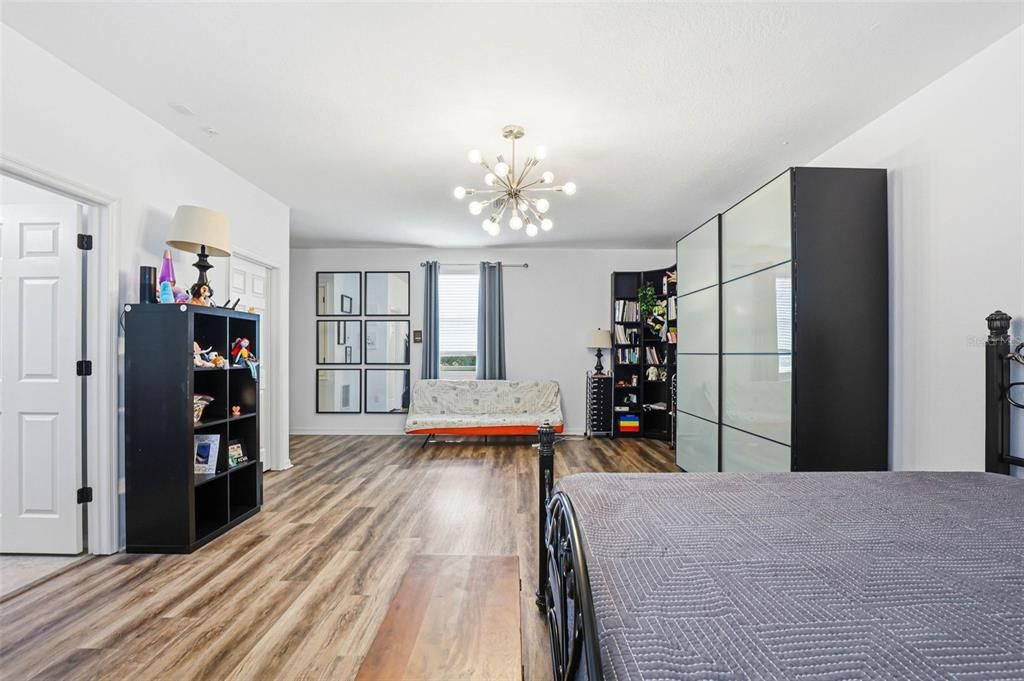 На продажу: $599,999 (7 спален, 3 ванн, 3503 Квадратных фут)