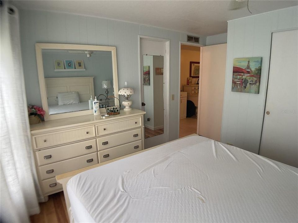 For Sale: $124,900 (2 beds, 2 baths, 1152 Square Feet)
