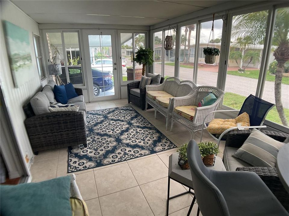For Sale: $124,900 (2 beds, 2 baths, 1152 Square Feet)