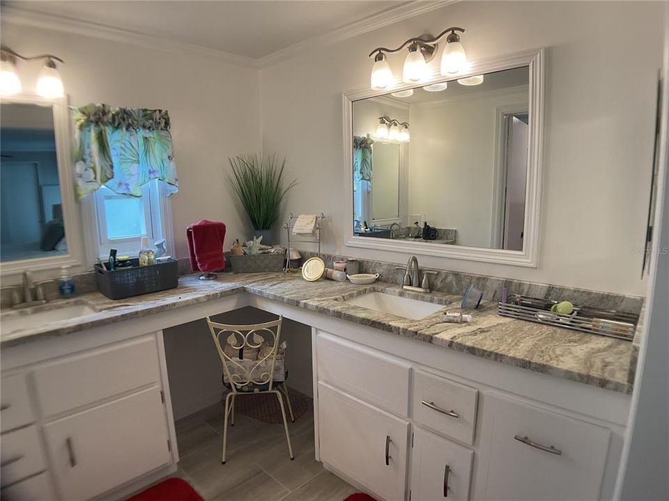 For Sale: $124,900 (2 beds, 2 baths, 1152 Square Feet)
