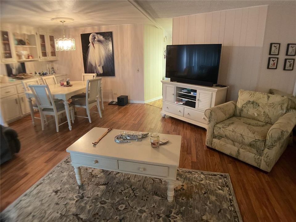 For Sale: $124,900 (2 beds, 2 baths, 1152 Square Feet)