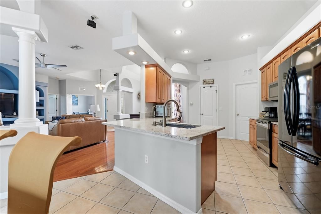 En Venta: $417,500 (3 camas, 2 baños, 2089 Pies cuadrados)