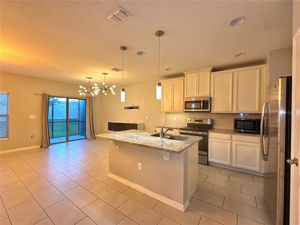 For Rent: $2,800 (3 beds, 2 baths, 1451 Square Feet)