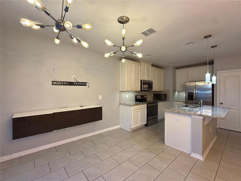 For Rent: $2,800 (3 beds, 2 baths, 1451 Square Feet)