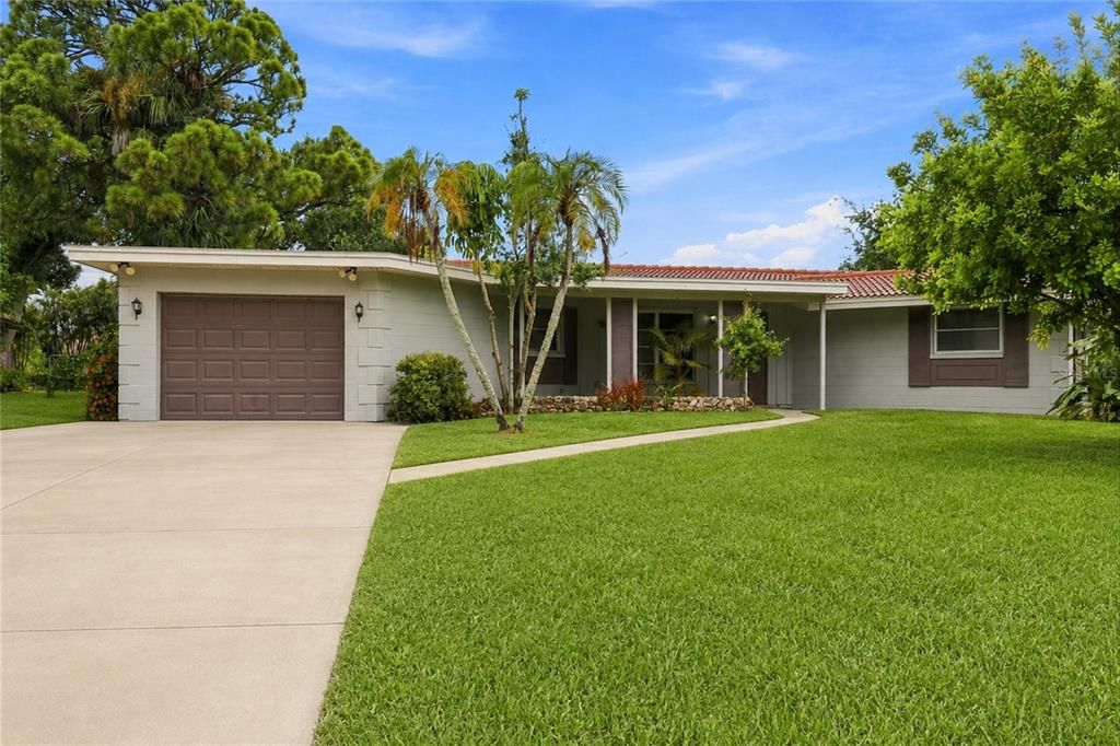 For Sale: $499,900 (3 beds, 2 baths, 2247 Square Feet)