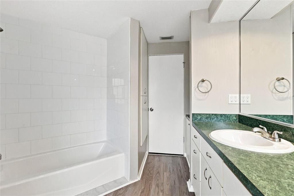 For Sale: $499,900 (3 beds, 2 baths, 2247 Square Feet)