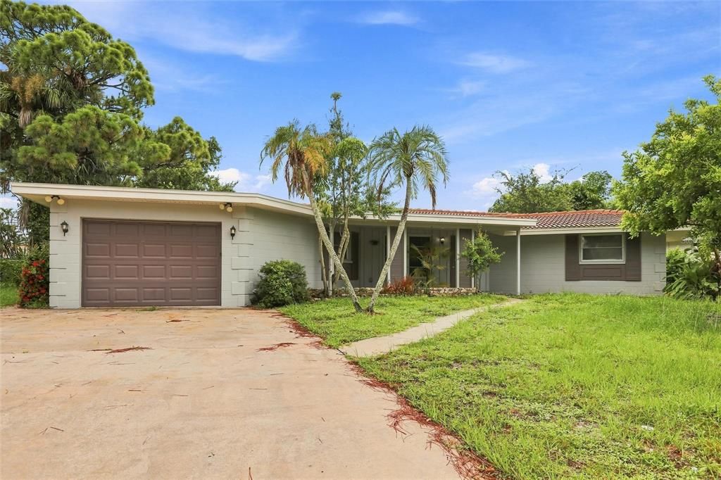 For Sale: $499,900 (3 beds, 2 baths, 2247 Square Feet)