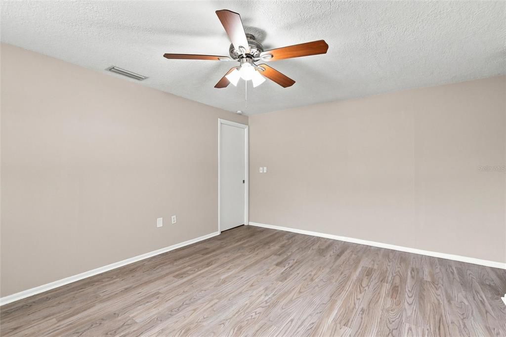 For Sale: $499,900 (3 beds, 2 baths, 2247 Square Feet)