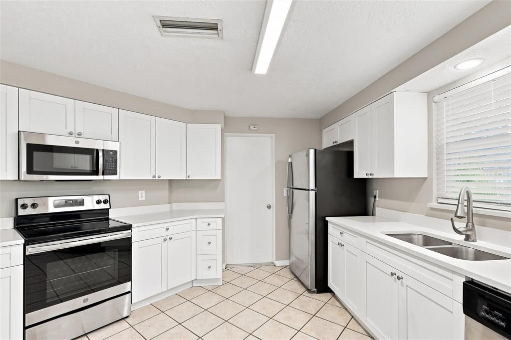 For Sale: $499,900 (3 beds, 2 baths, 2247 Square Feet)