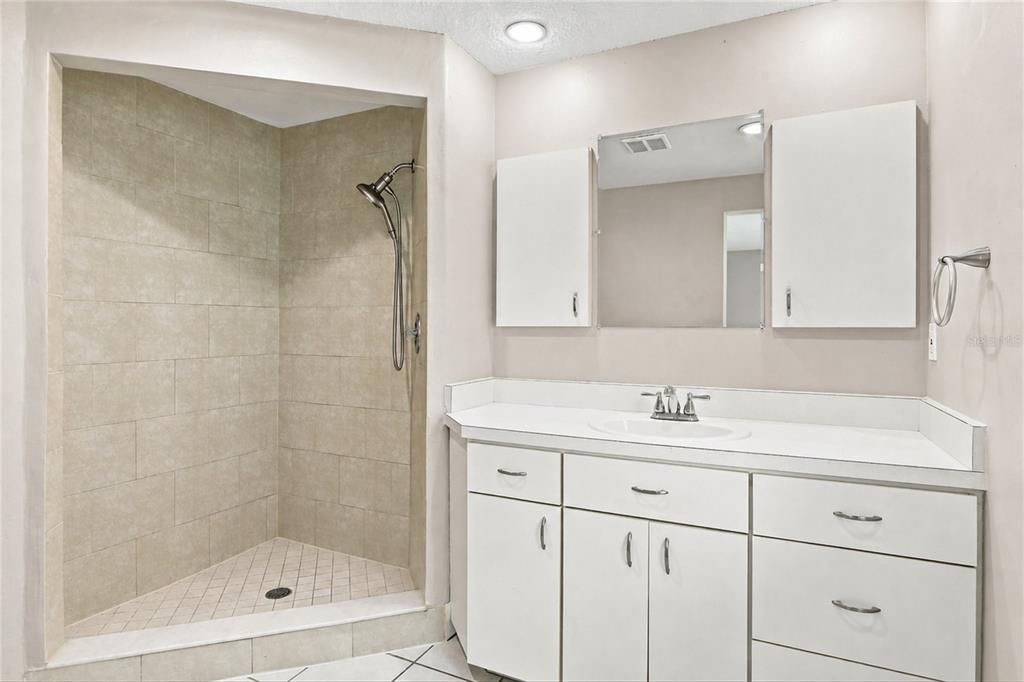 For Sale: $499,900 (3 beds, 2 baths, 2247 Square Feet)