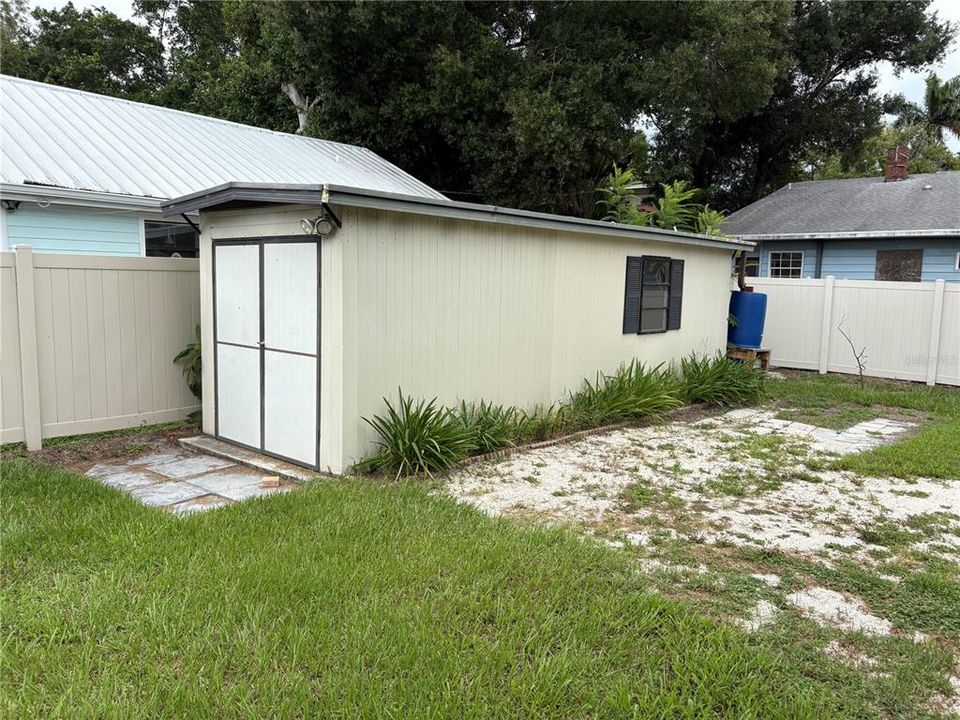 For Rent: $2,700 (3 beds, 2 baths, 1188 Square Feet)