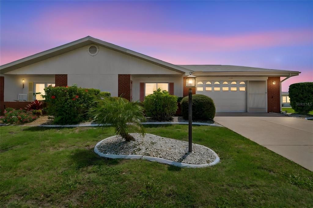 Activo con contrato: $229,900 (2 camas, 2 baños, 1516 Pies cuadrados)