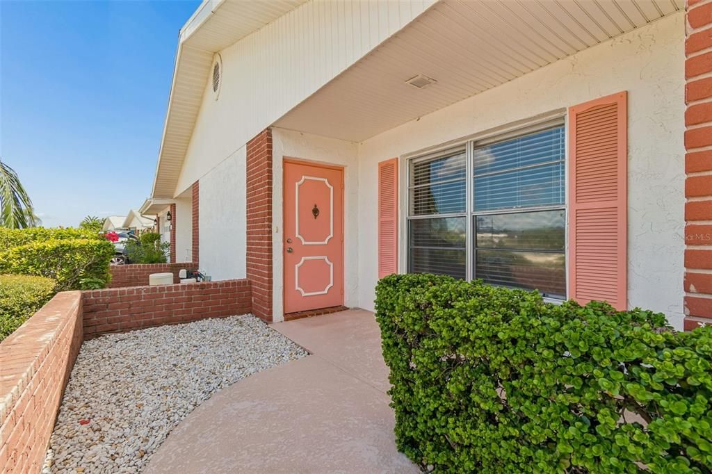 Activo con contrato: $229,900 (2 camas, 2 baños, 1516 Pies cuadrados)