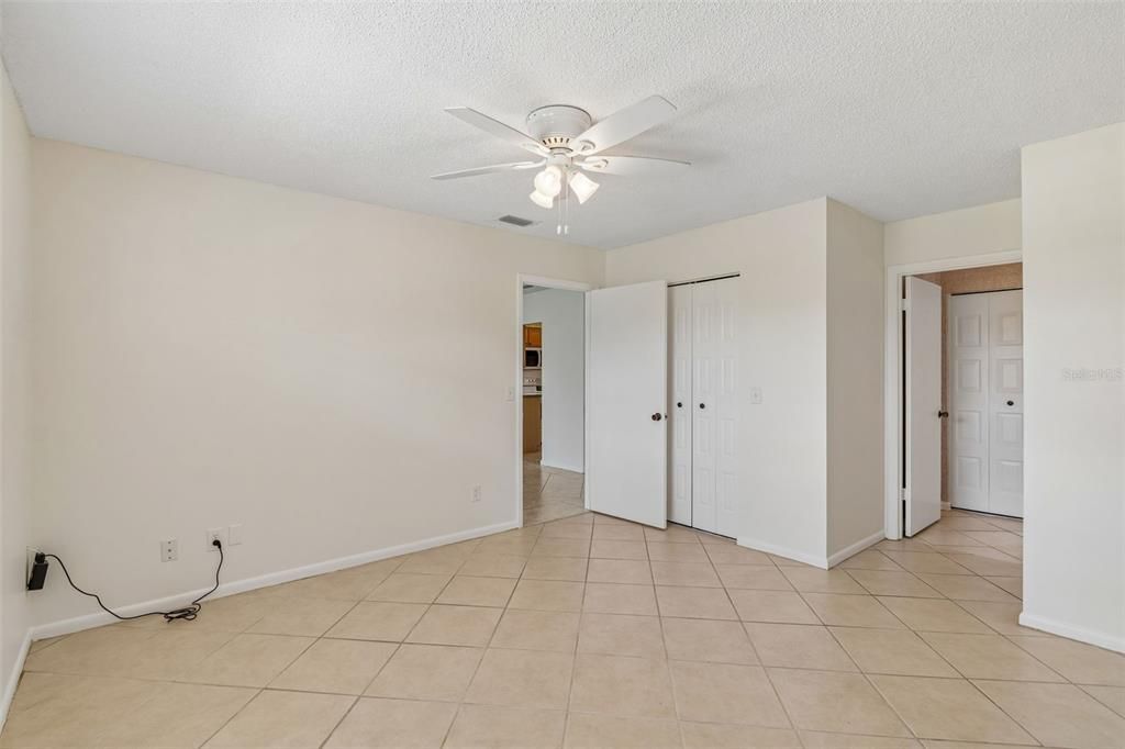 Activo con contrato: $229,900 (2 camas, 2 baños, 1516 Pies cuadrados)