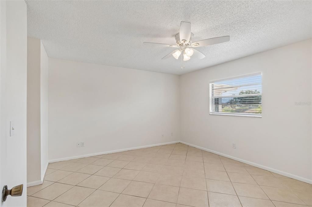 Activo con contrato: $229,900 (2 camas, 2 baños, 1516 Pies cuadrados)