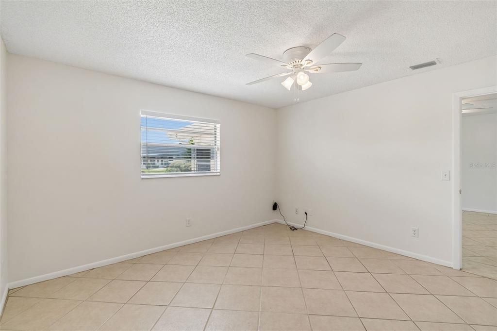 Activo con contrato: $229,900 (2 camas, 2 baños, 1516 Pies cuadrados)