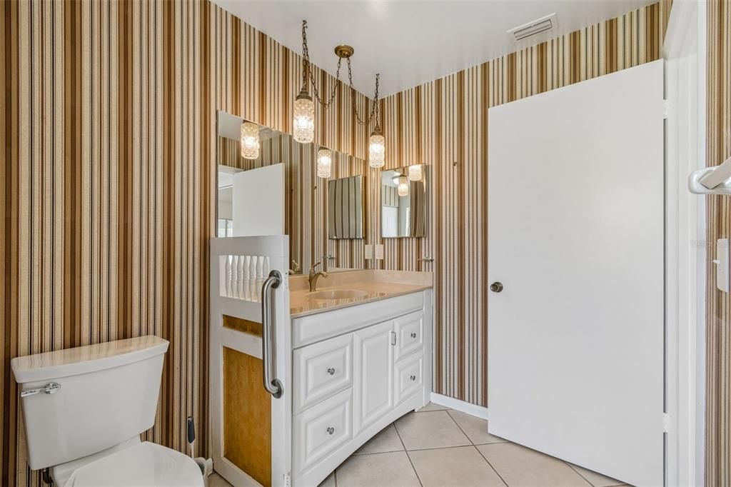 Activo con contrato: $229,900 (2 camas, 2 baños, 1516 Pies cuadrados)
