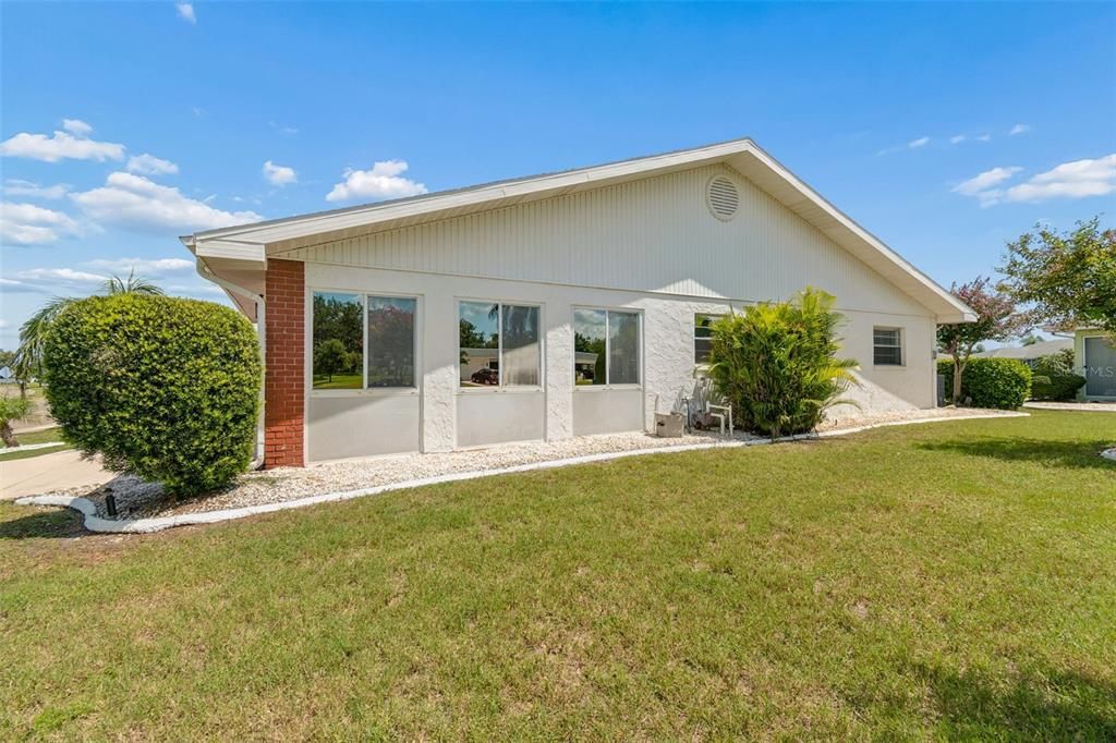 Activo con contrato: $229,900 (2 camas, 2 baños, 1516 Pies cuadrados)