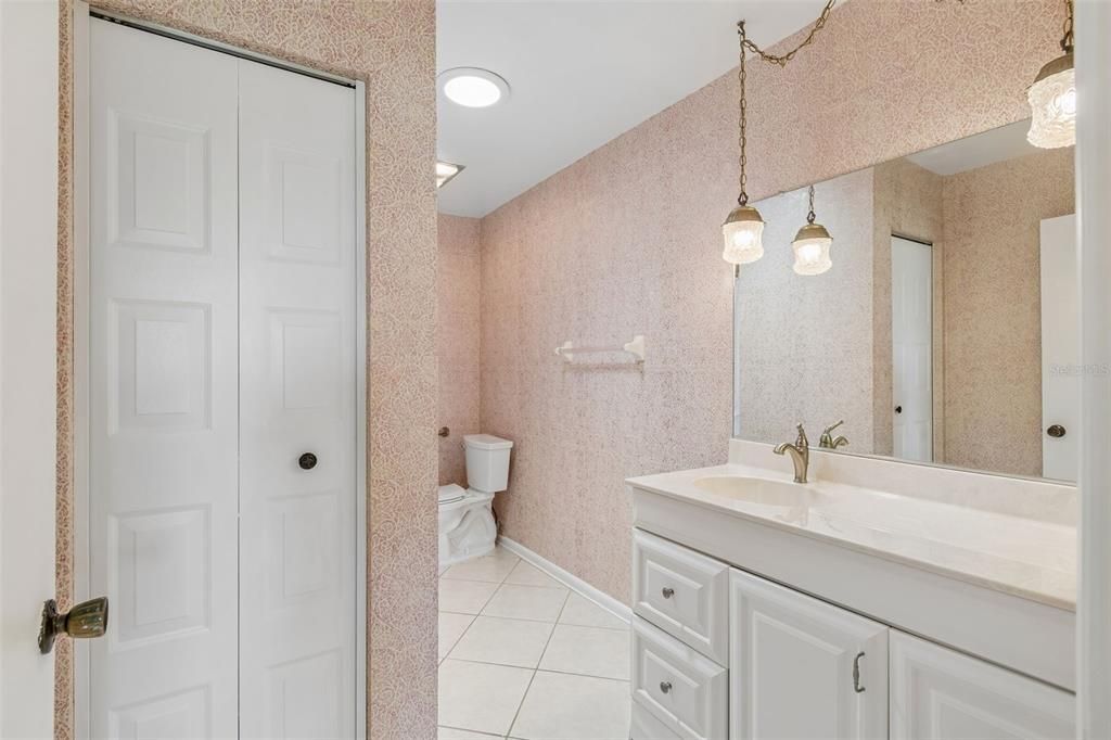 Activo con contrato: $229,900 (2 camas, 2 baños, 1516 Pies cuadrados)