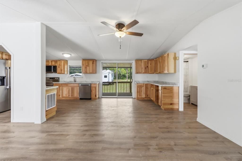 For Sale: $229,900 (3 beds, 2 baths, 1152 Square Feet)