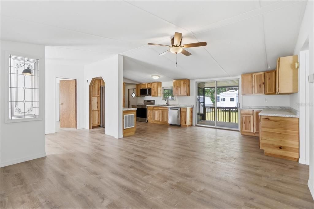 For Sale: $229,900 (3 beds, 2 baths, 1152 Square Feet)