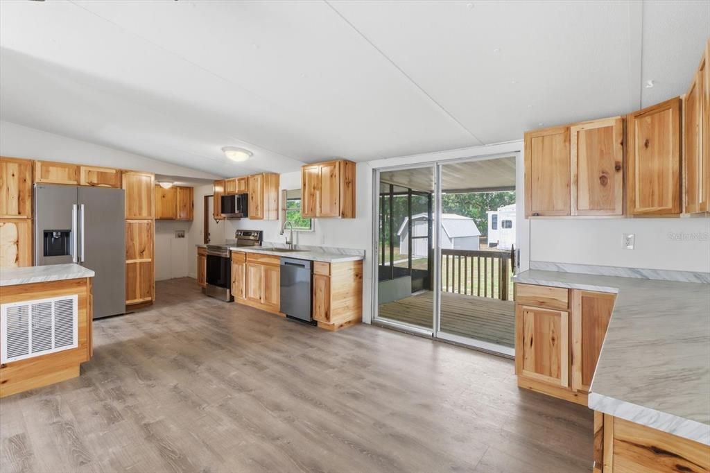 For Sale: $229,900 (3 beds, 2 baths, 1152 Square Feet)