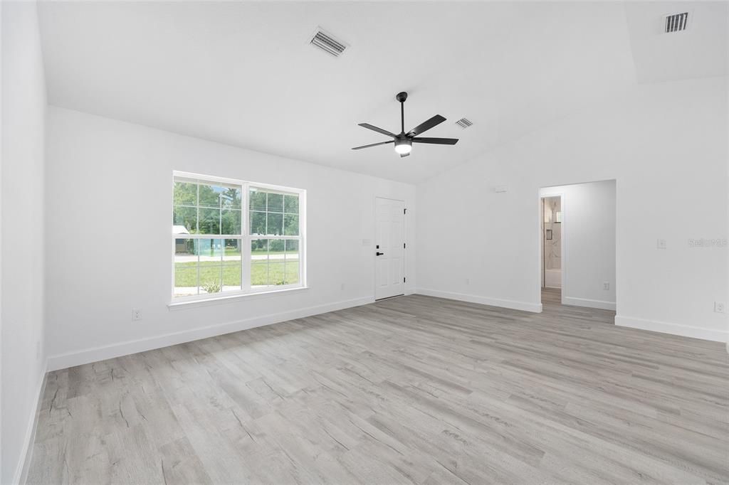 For Sale: $292,900 (3 beds, 2 baths, 1473 Square Feet)