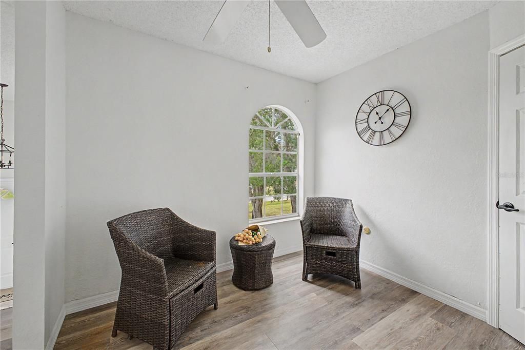 Activo con contrato: $339,000 (3 camas, 2 baños, 1726 Pies cuadrados)