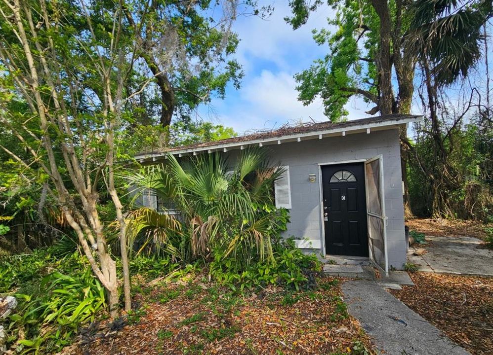 For Rent: $800 (0 beds, 1 baths, 336 Square Feet)