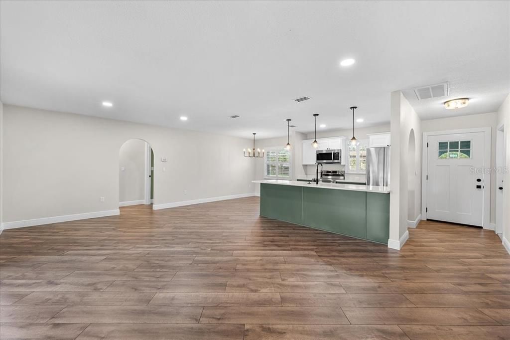 Activo con contrato: $266,500 (2 camas, 2 baños, 1120 Pies cuadrados)