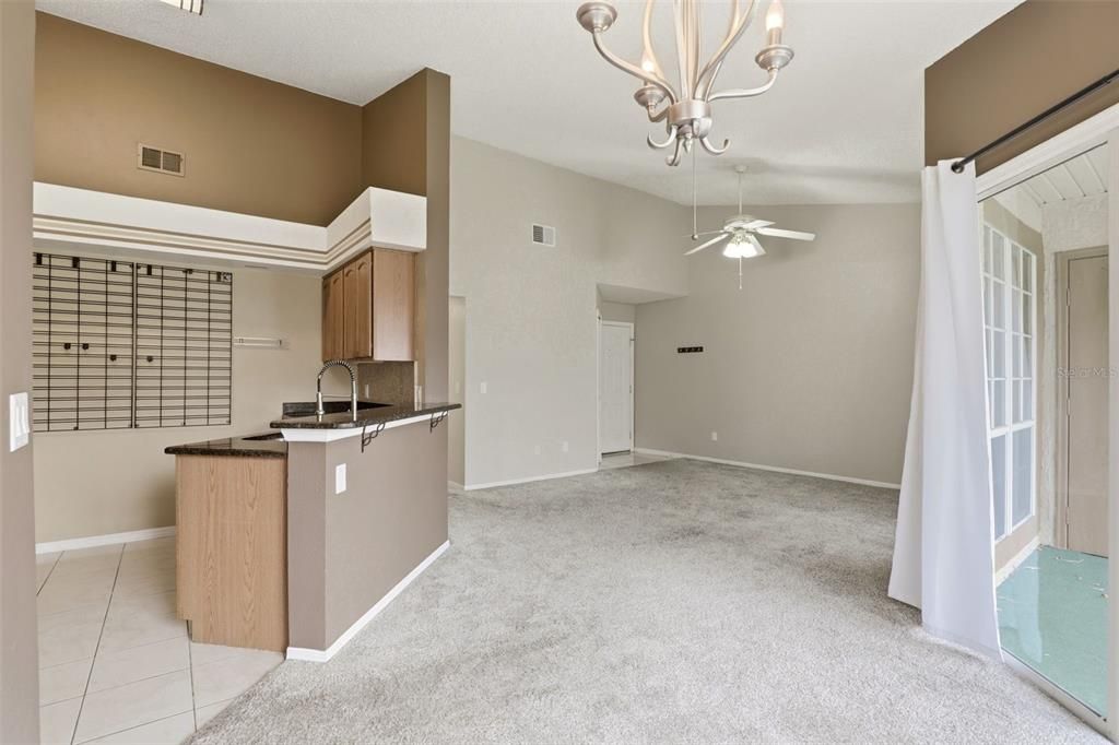 For Sale: $190,000 (2 beds, 2 baths, 1080 Square Feet)