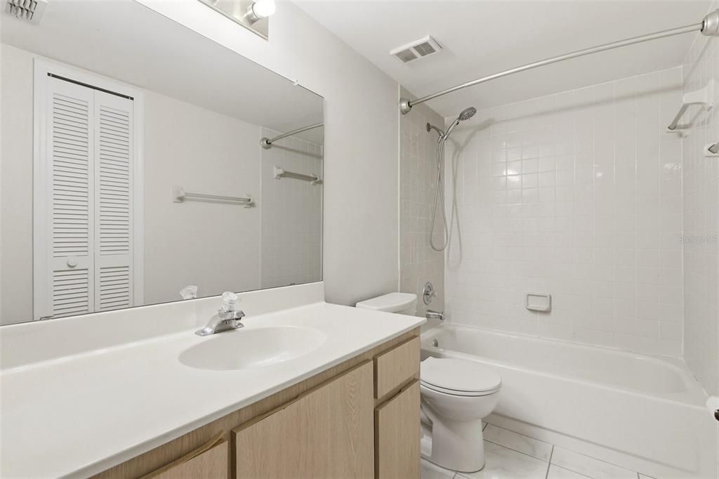 For Sale: $190,000 (2 beds, 2 baths, 1080 Square Feet)
