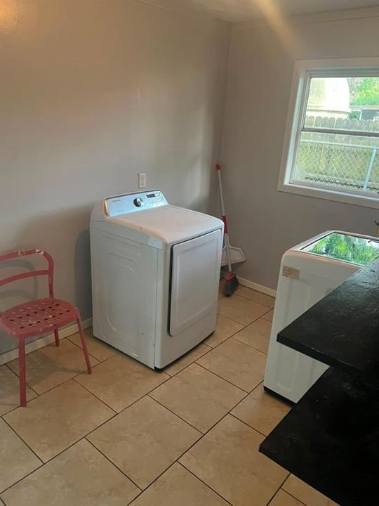 For Rent: $1,695 (3 beds, 2 baths, 1246 Square Feet)
