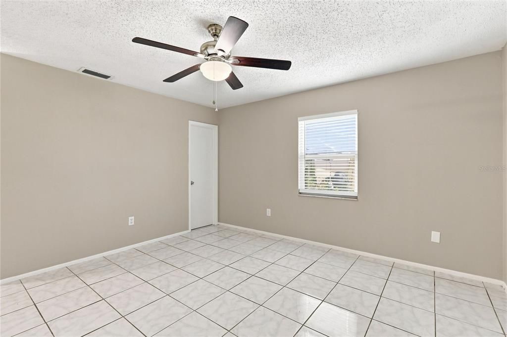 For Sale: $255,000 (3 beds, 2 baths, 1654 Square Feet)