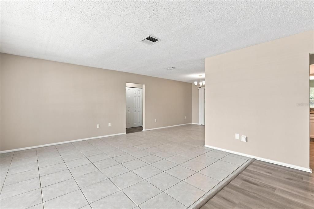 For Sale: $255,000 (3 beds, 2 baths, 1654 Square Feet)