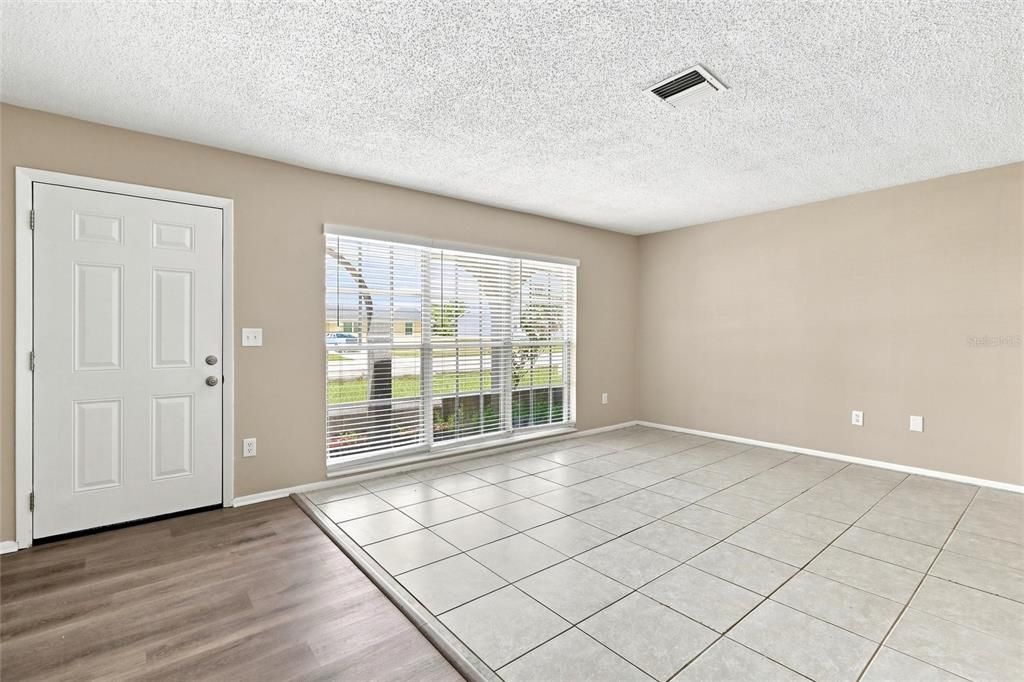 For Sale: $255,000 (3 beds, 2 baths, 1654 Square Feet)