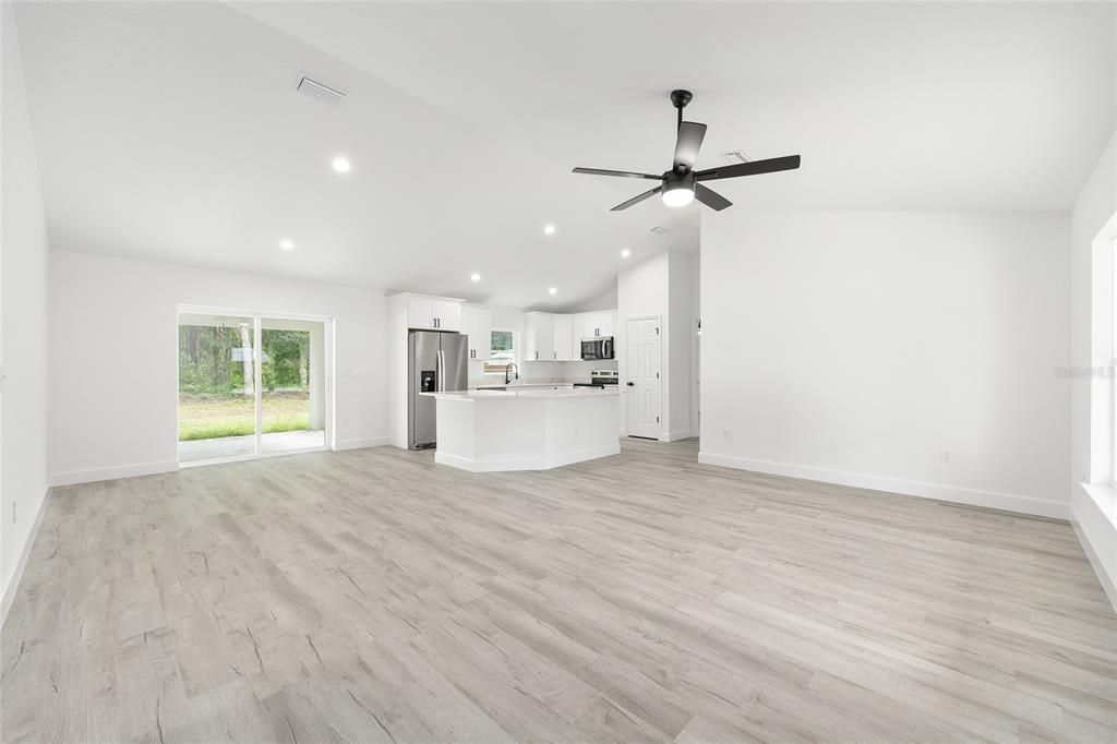 For Sale: $292,900 (3 beds, 2 baths, 1473 Square Feet)