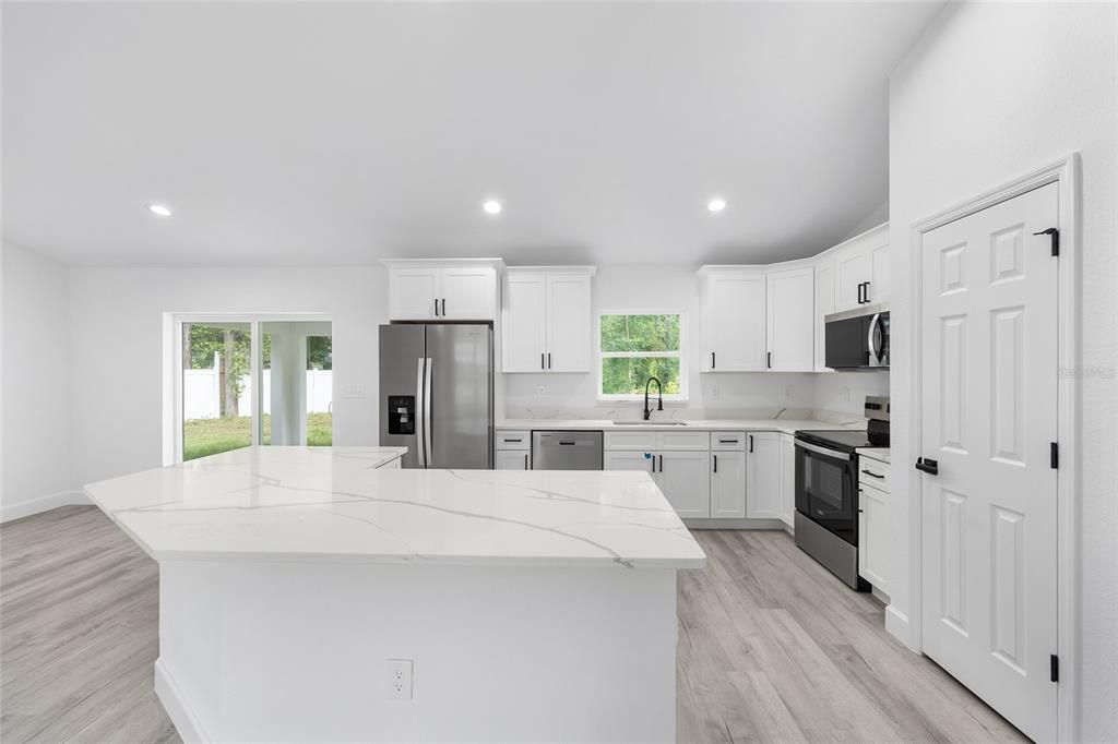 For Sale: $292,900 (3 beds, 2 baths, 1473 Square Feet)