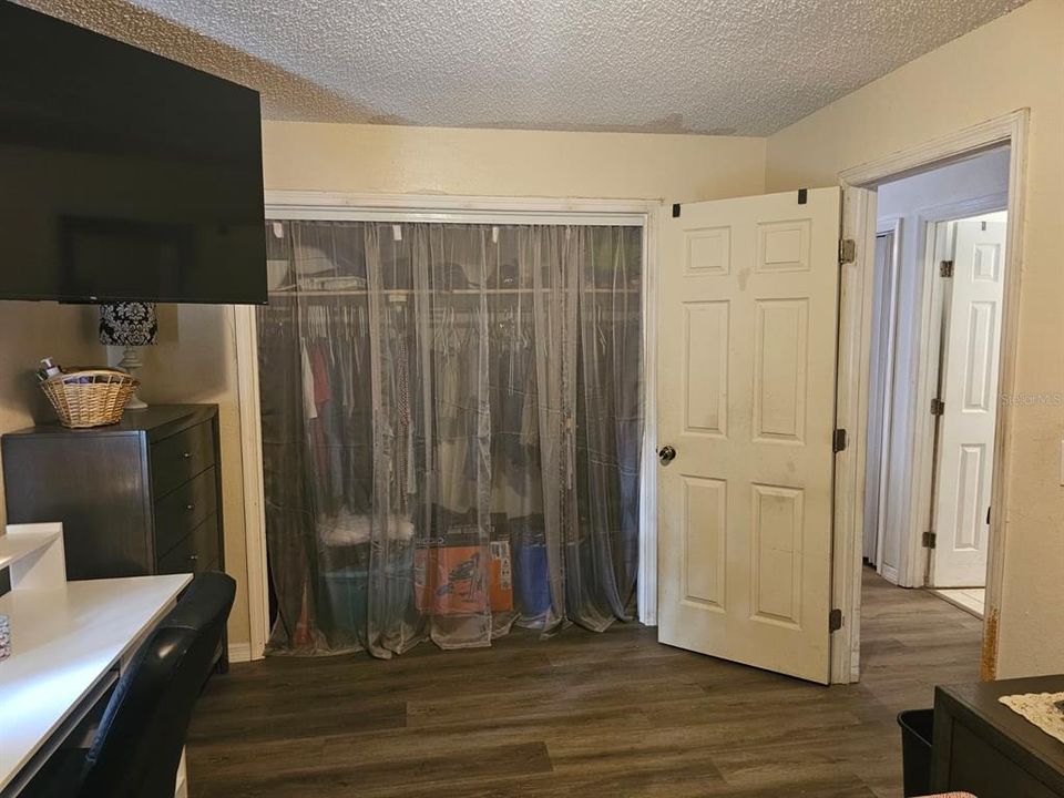 For Sale: $215,000 (3 beds, 1 baths, 1152 Square Feet)
