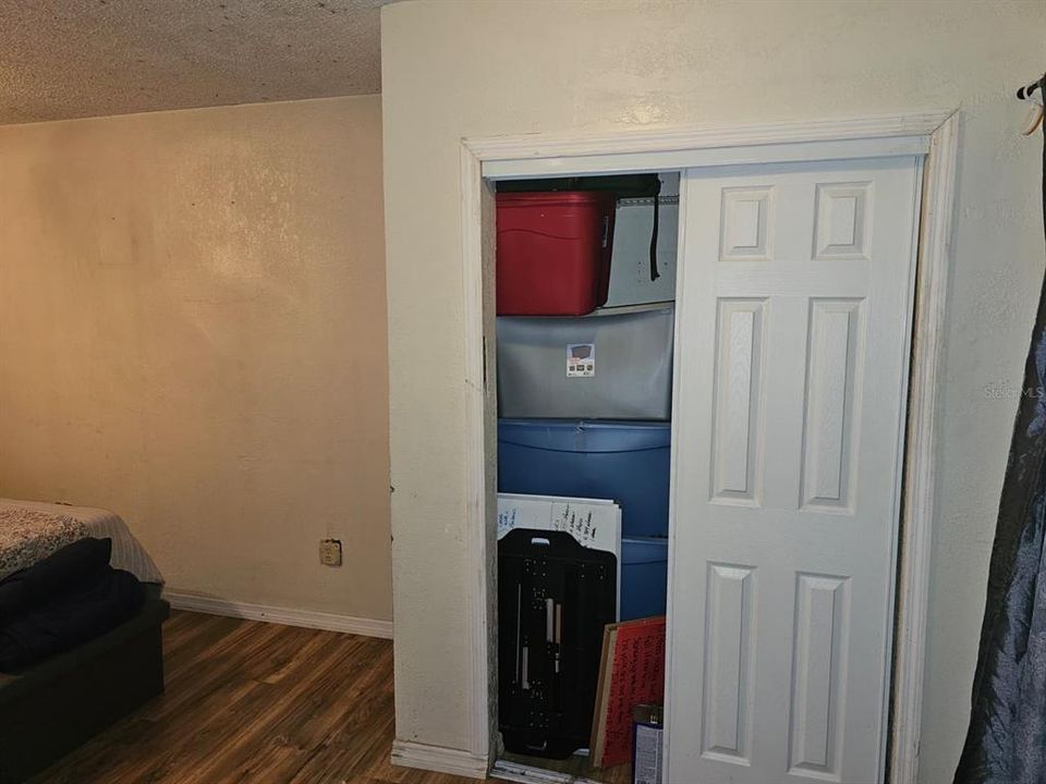 For Sale: $215,000 (3 beds, 1 baths, 1152 Square Feet)
