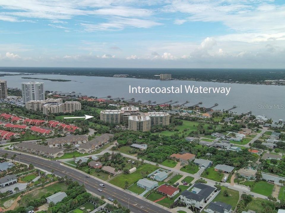 На продажу: $259,500 (2 спален, 2 ванн, 1400 Квадратных фут)