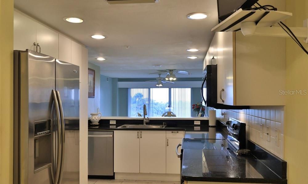 На продажу: $259,500 (2 спален, 2 ванн, 1400 Квадратных фут)